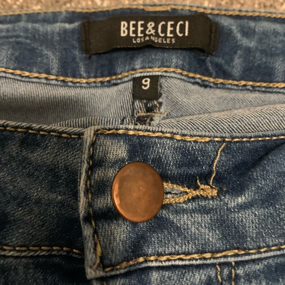 EUC Juniors Size 9 Distressed Jean Bee & Ceci Los Angeles Medium Wash - Picture 7 of 11